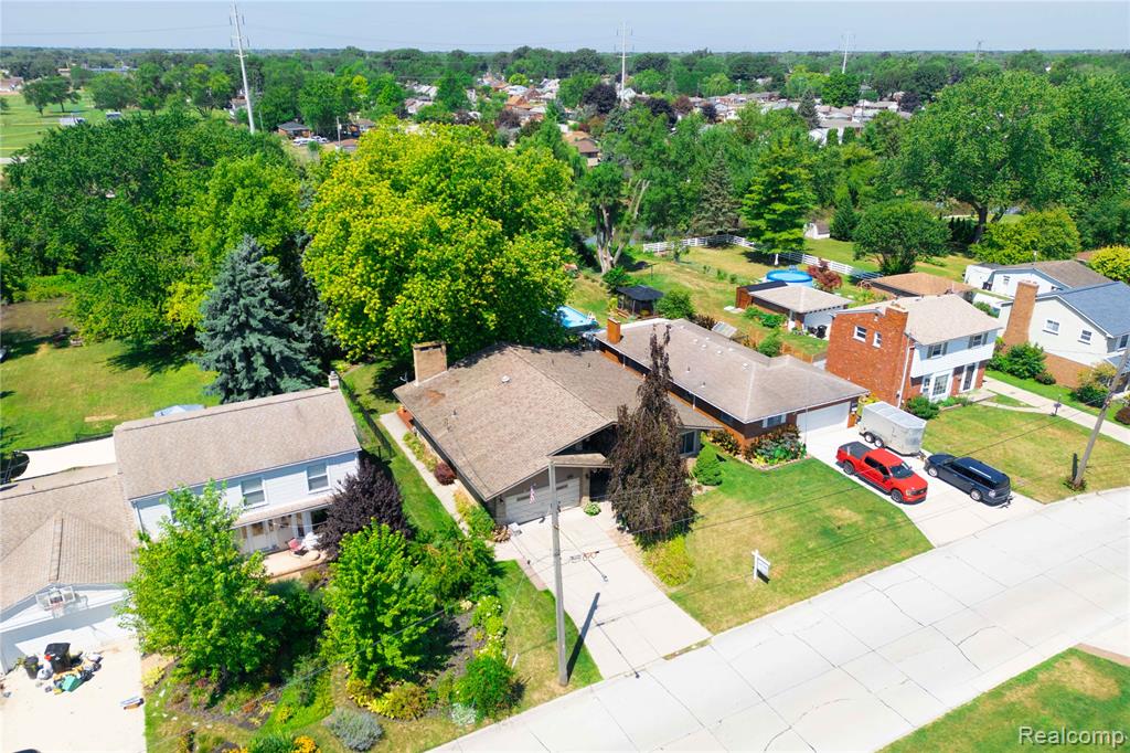 472 Riverside Drive, Wyandotte, MI 48192 — Photo 38