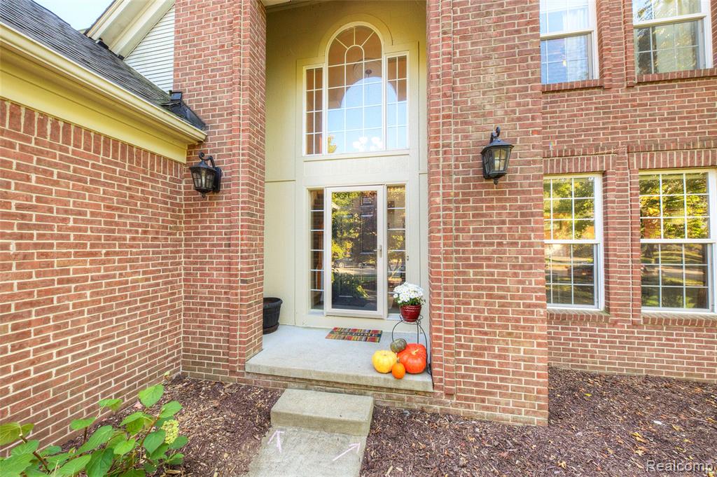 702 Westhills Drive, South Lyon, MI 48178 — Photo 15