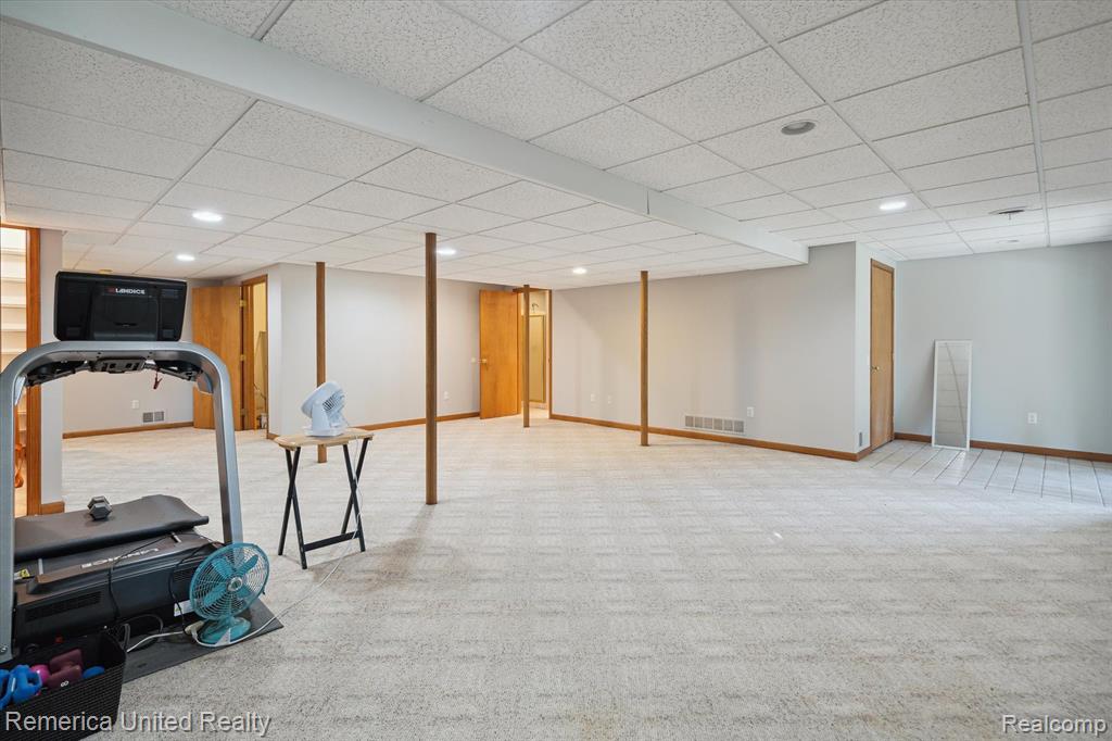 59031 MONTEGO Drive, New Hudson, MI 48165 — Photo 32