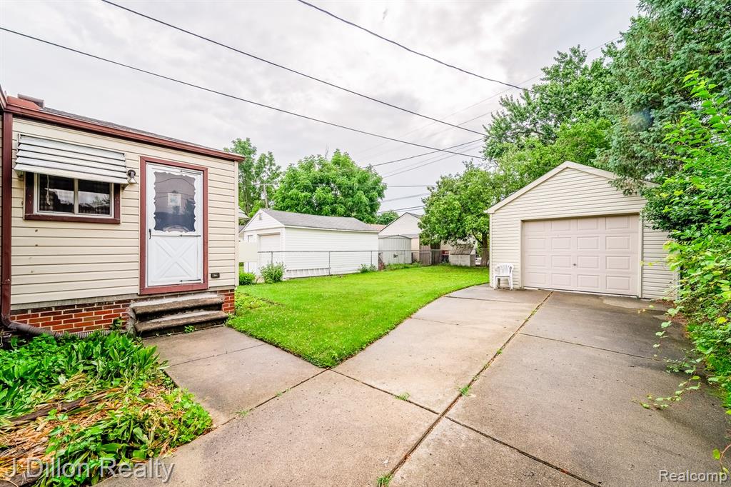640 N Elizabeth Street, Dearborn, MI 48128 — Photo 8