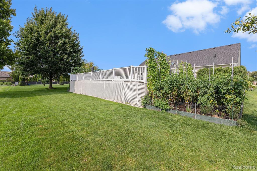 50531 PRINCETON Drive, Macomb, MI 48044 — Photo 32