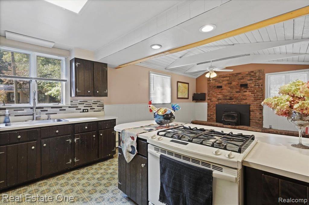 936 RIDGE Road, Lake Orion, MI 48362 — Photo 19