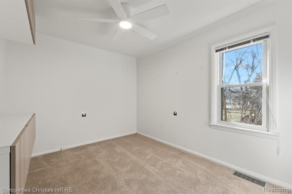 9280 Tanbay Street, Commerce Twp, MI 48382 — Photo 24