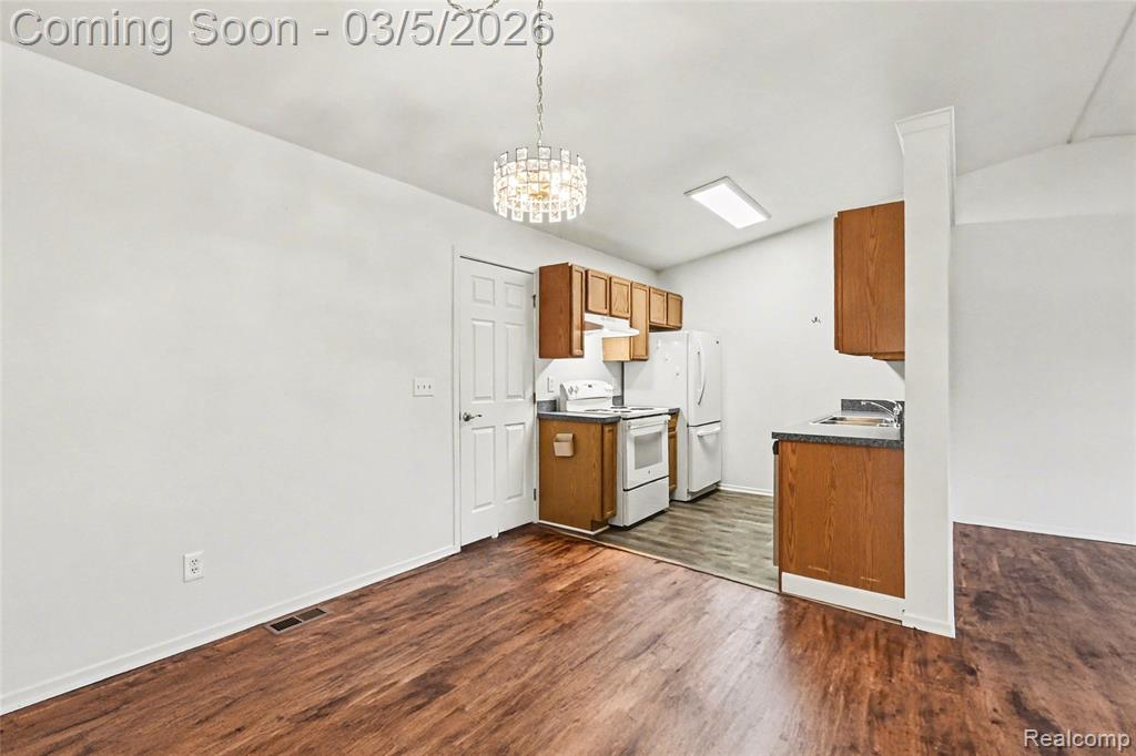 9343 Parkview Circle, Grand Blanc, MI 48439 — Photo 8