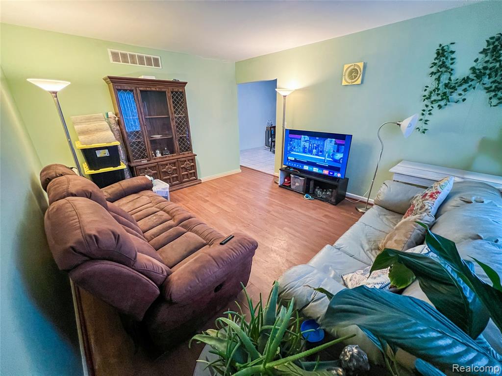 25646 Stanford Street, Dearborn Heights, MI 48125 — Photo 8