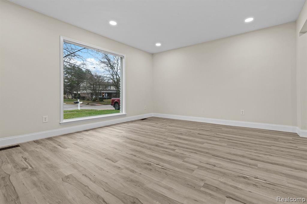 7451 ADMIRALTY Drive, Canton, MI 48187 — Photo 6