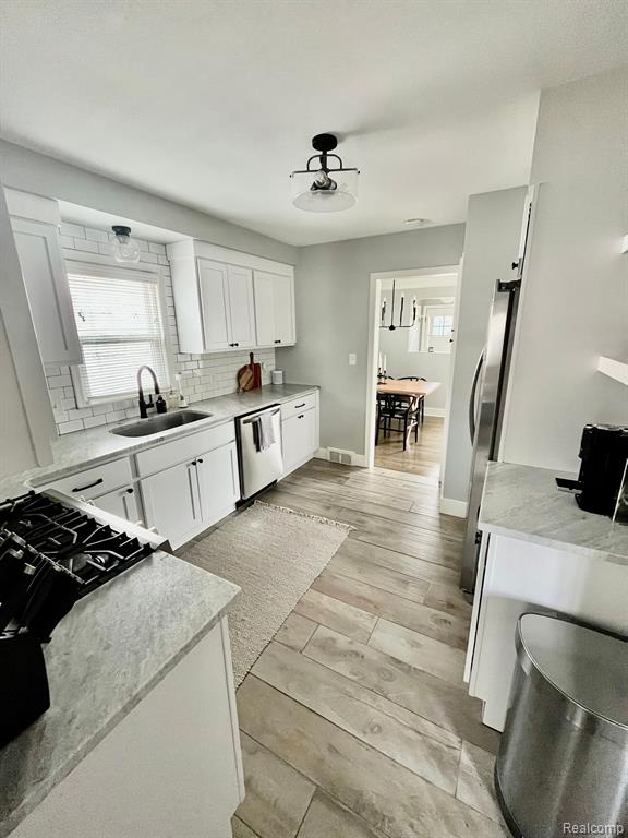 654 BROADACRE Avenue, Clawson, MI — Photo 12