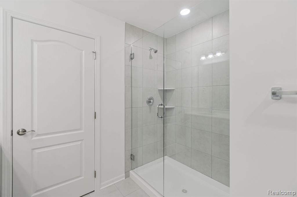 5567 East Spaniel Drive, Ann Arbor, MI 48108 — Photo 17
