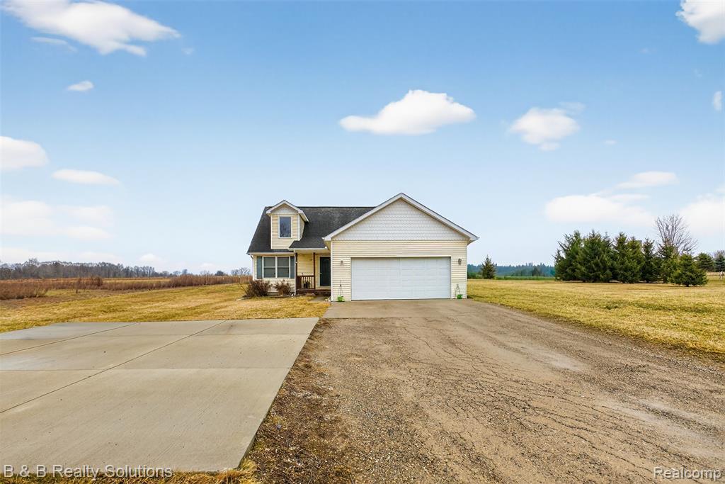 3919 Castle Road, North Branch, MI 48461 — Photo 2