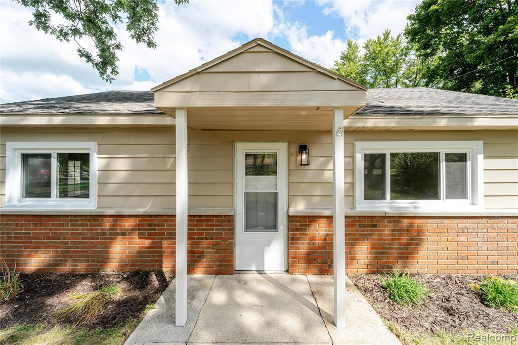 6194 Wilson Drive, Waterford, MI 48329 — Photo 22