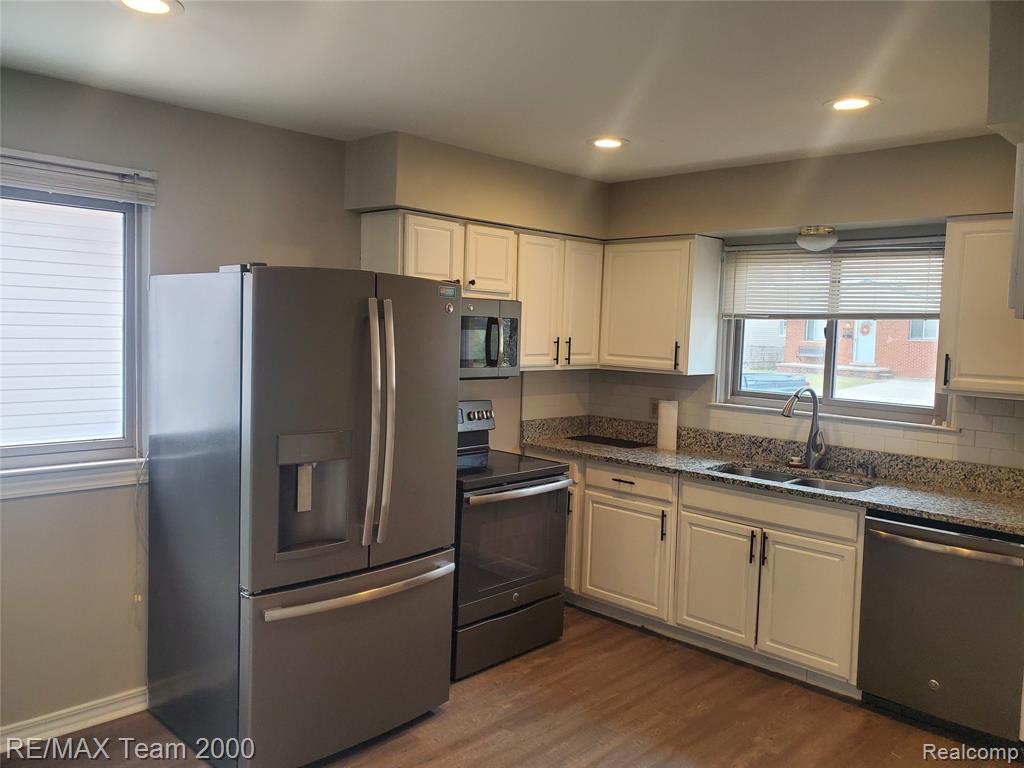 5397 JACKSON Street, Dearborn Heights, MI 48125 — Photo 4