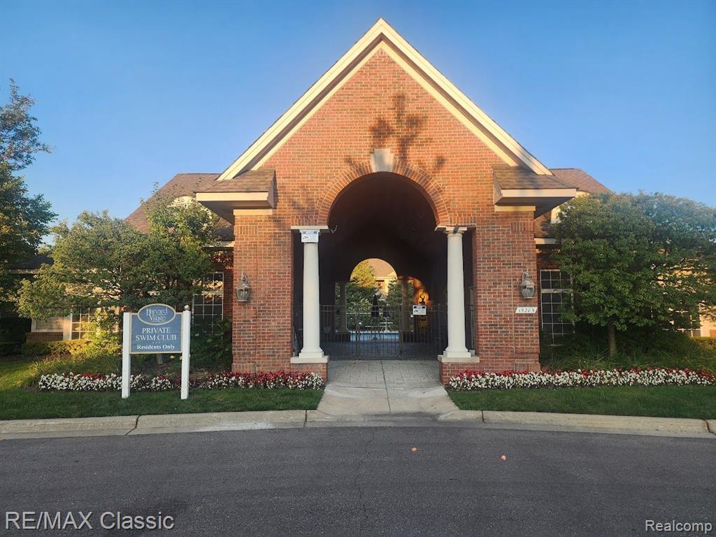 44275 PRINCETON Drive, Clinton Twp, MI 48038 — Photo 38