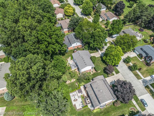 8979 Woodberry Road Road, Plymouth, MI 48170 — Photo 29