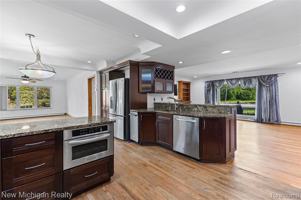 8359 Chicago Road, Warren, MI 48093 — Photo 13
