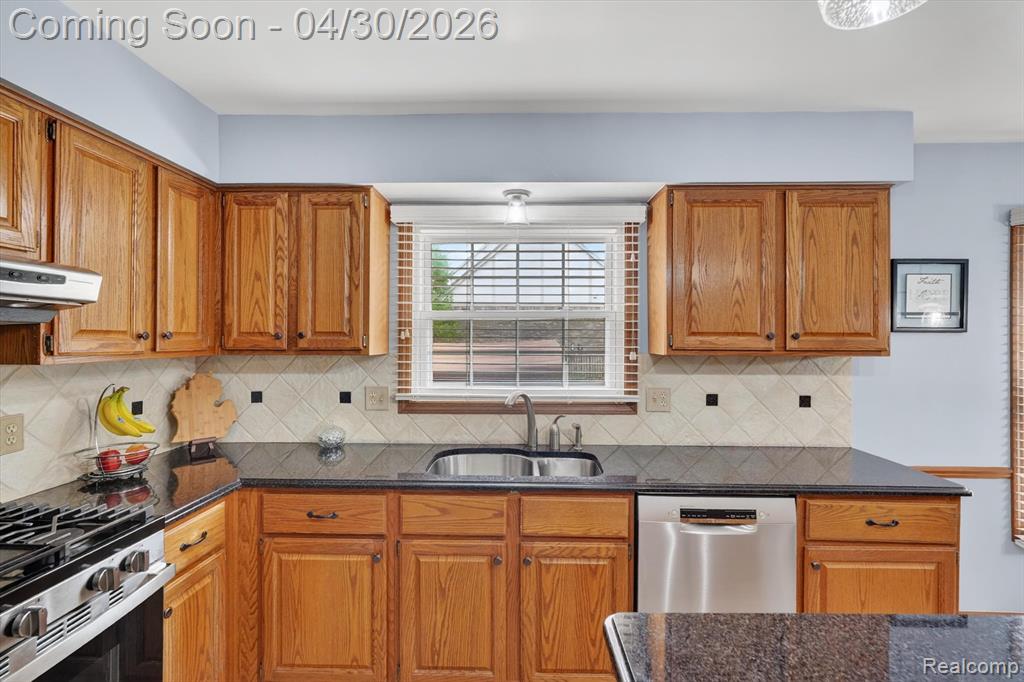 49333 Harvest Drive, Plymouth, MI 48170 — Photo 24