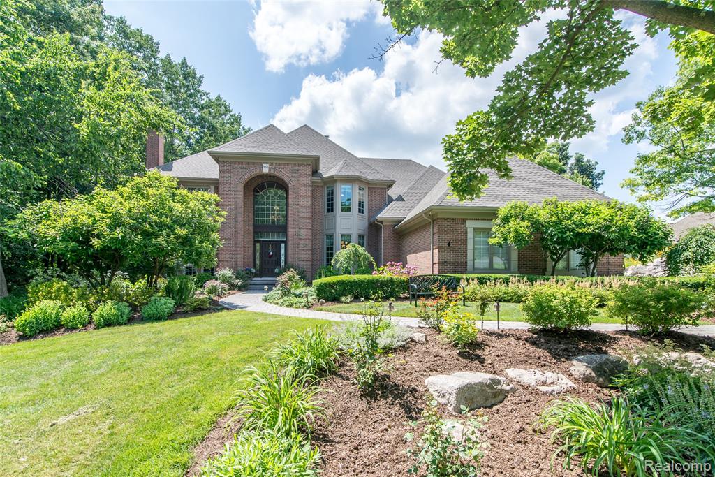 3010 E Bradford Drive, Bloomfield Hills, MI, 48301