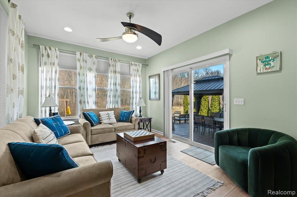 10681 BOULDERCREST Drive, South Lyon, MI 48178 — Photo 18