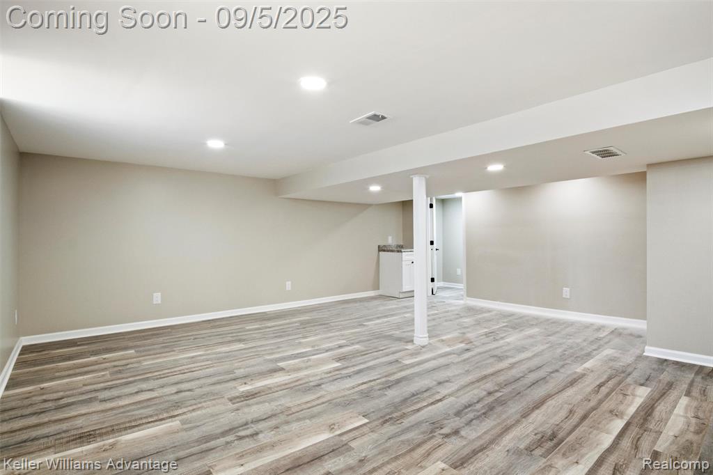 9844 E Clements Circle, Livonia, MI 48150 — Photo 23