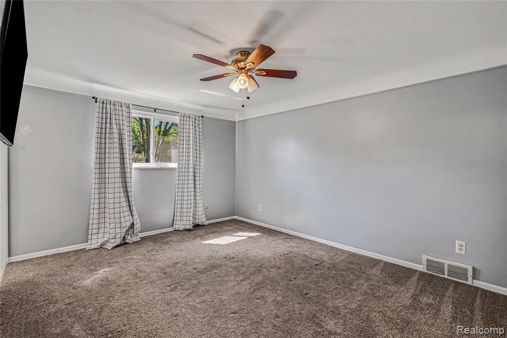 6275 Westmoor Drive, Shelby, MI 48316 — Photo 15