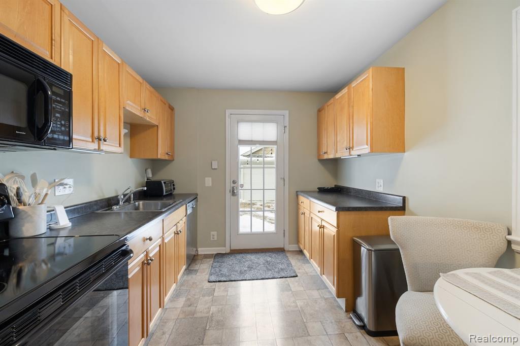 600 Irvin Street, Plymouth, MI 48170 — Photo 9