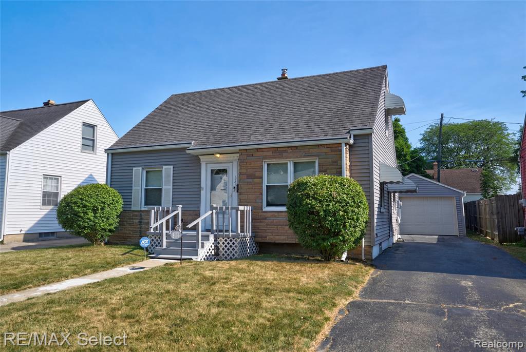 631 Alvord Avenue, Flint, MI 48507 — front exterior