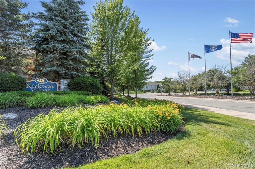 26606 KIRKWAY Circle, Woodhaven, MI 48183 — Photo 2