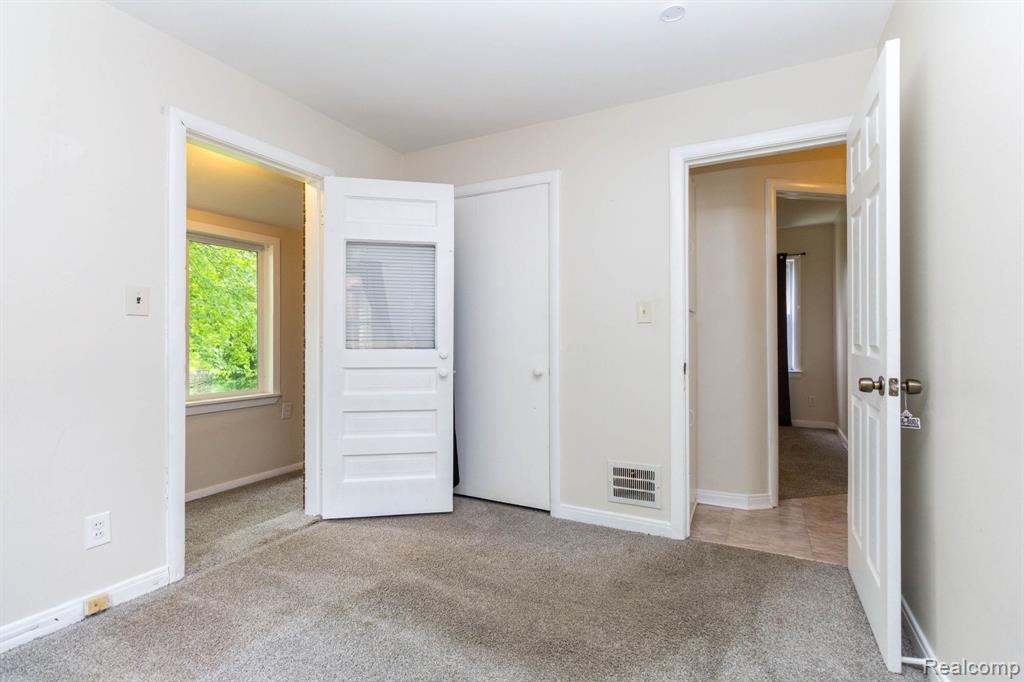 33627 Bock Street, Garden City, MI — Photo 22