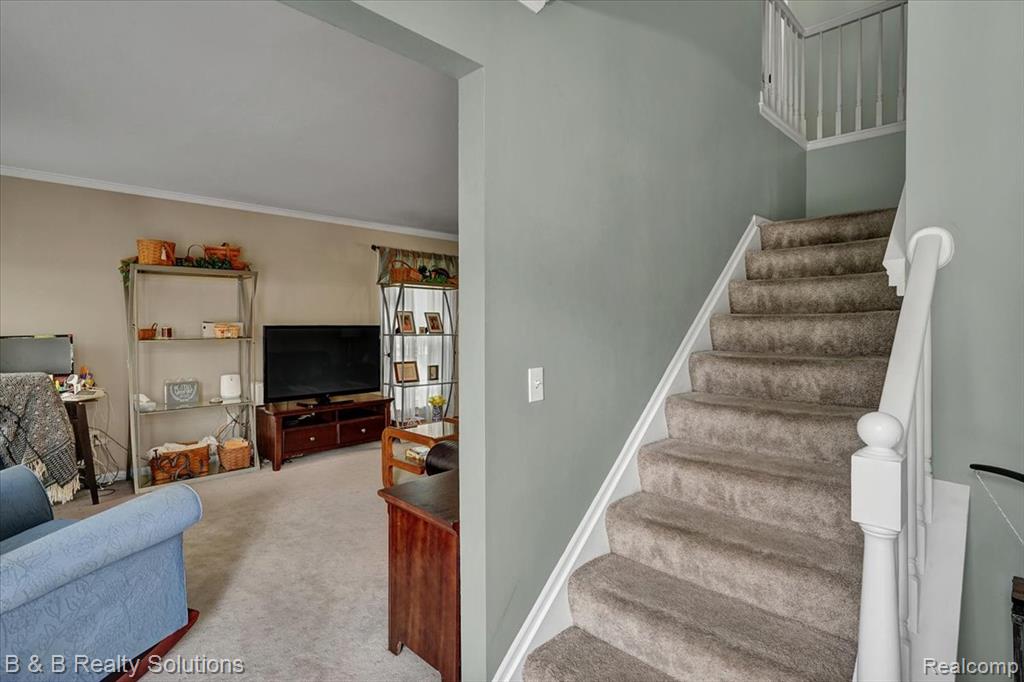 6750 Wing Lake Road, Bloomfield Hills, MI 48301 — Photo 25
