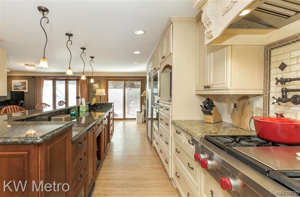 85 Stalwart Drive, Troy, MI 48098 — Photo 11