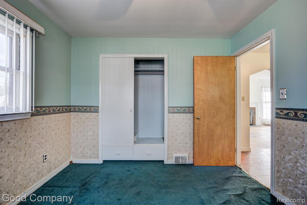 438 W MOREHOUSE Avenue, Hazel Park, MI 48030 — Photo 21