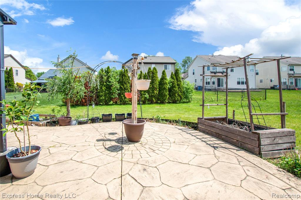 25244 INDEPENDENCE Trail, Warren, MI 48089 — Photo 31