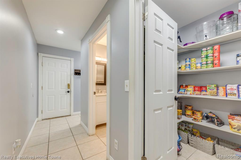 48896 KINGS Drive, Shelby Twp, MI 48315 — Photo 33