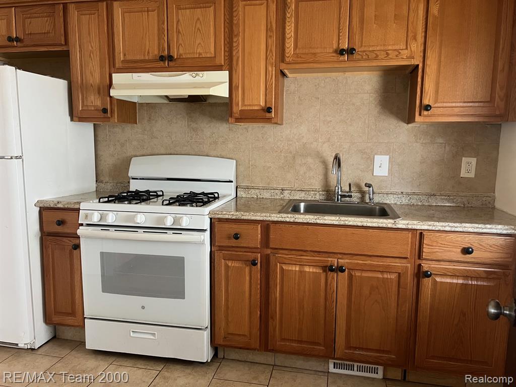 6406 Mead Street, Dearborn, MI 48126 — Photo 5