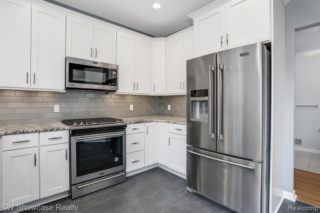 443 CONCORD Drive, Canton, MI 48188 — Photo 13