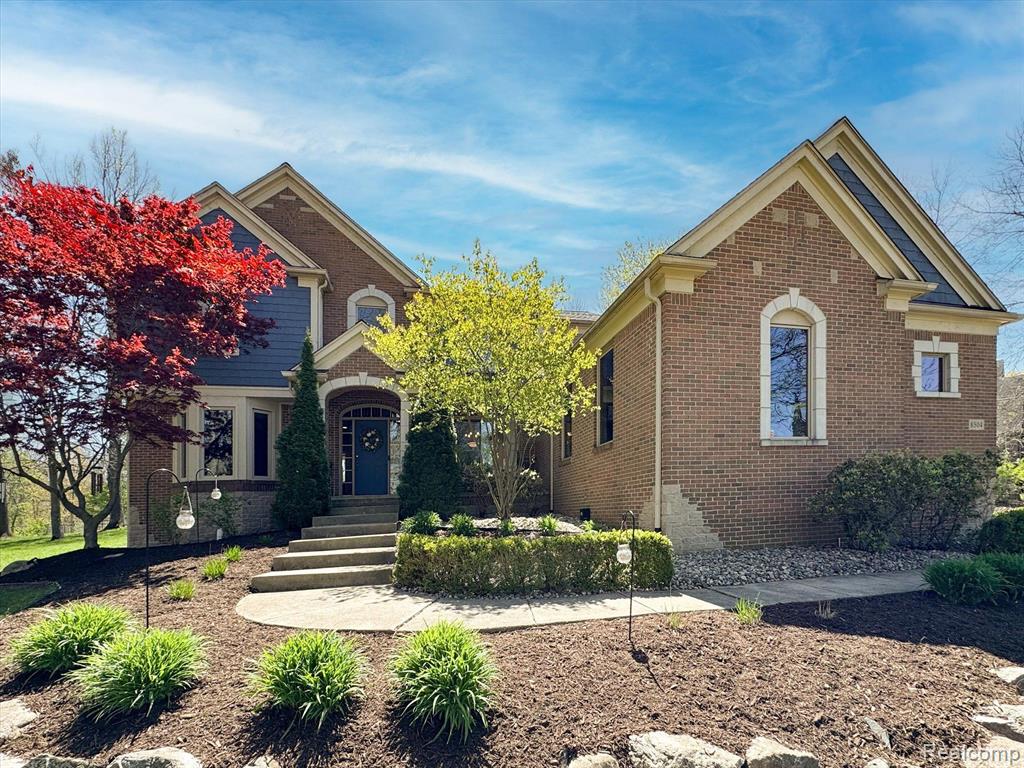 8504 Riverwalk Drive, Fenton, MI 48430 — Photo 2