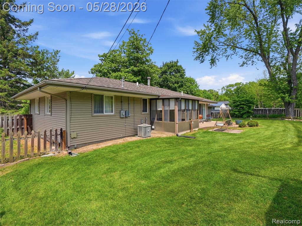 21156 Robinson Street, Farmington, MI 48336 — Photo 27