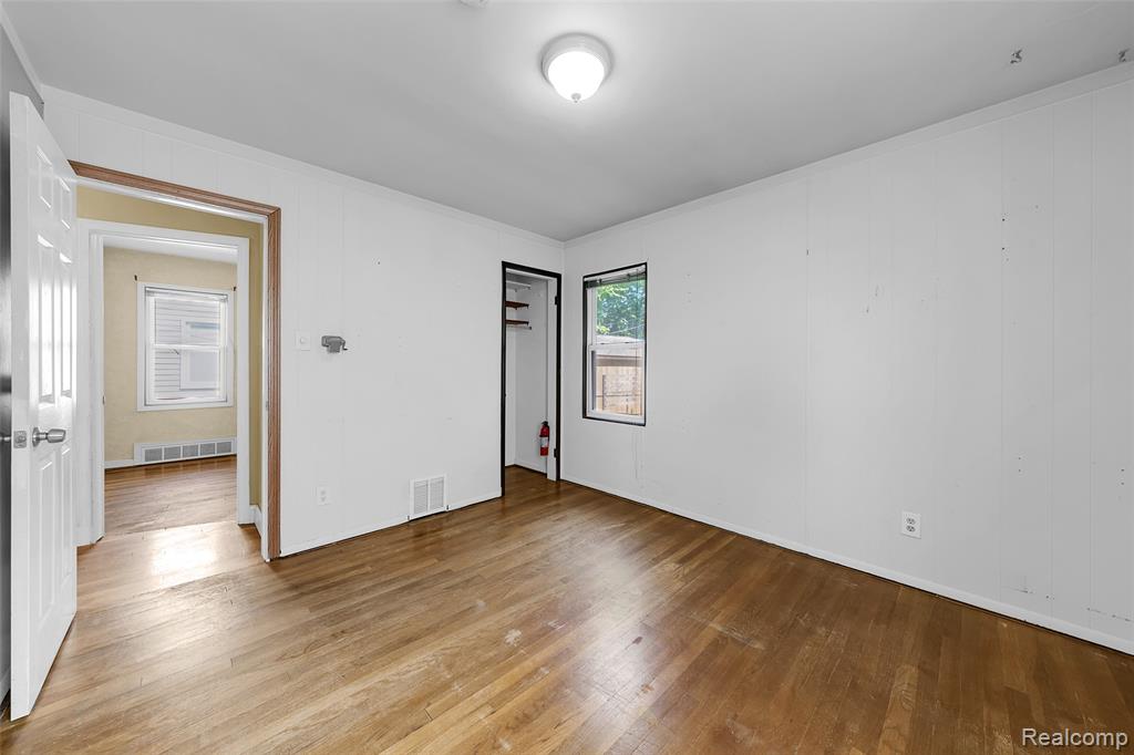 8272 Coolidge, Center Line, MI 48015 — Photo 21