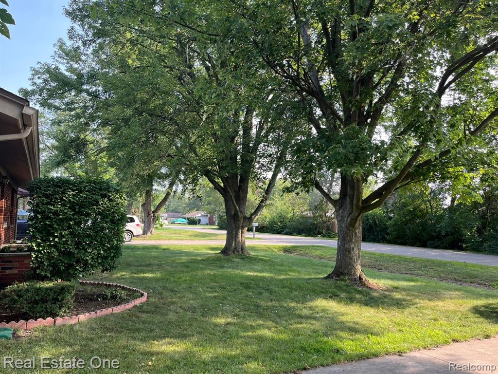 51341 Neumaier Drive, Shelby Twp, MI 48316 — Photo 21