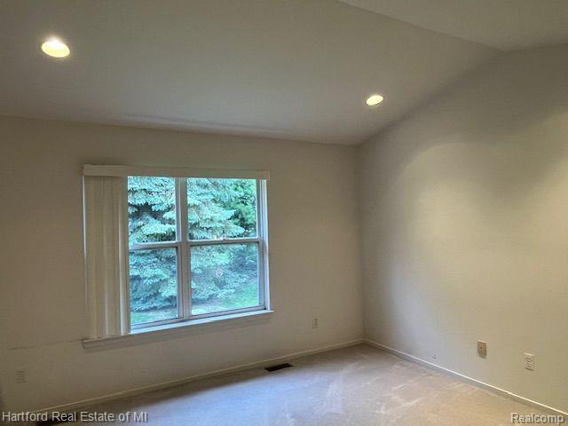 407 N OAK Drive, Walled Lake, MI 48390 — Photo 12