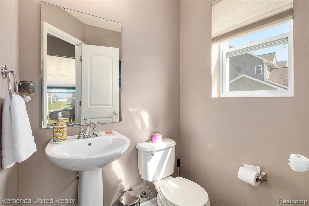 3652 AMBER OAKS Drive, Howell, MI 48855 — Photo 12