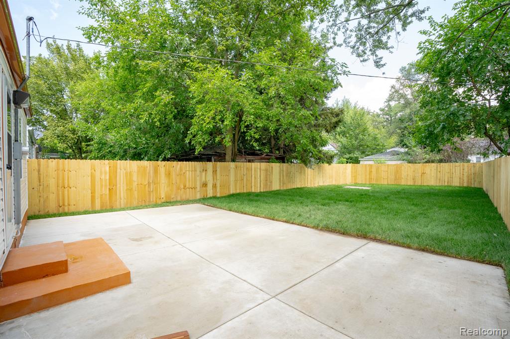 8068 Patton Street, Detroit, MI 48228 — Photo 37