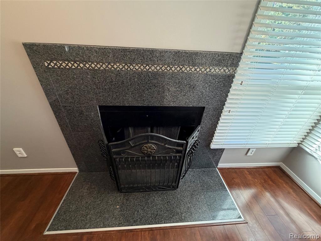 39588 Squire, Novi, MI — Photo 10