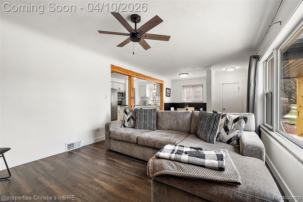 24658 Roanoke Avenue, Oak Park, MI 48237 — Photo 7