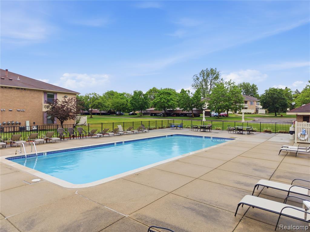61212 Greenwood Drive, South Lyon, MI 48178 — Photo 29