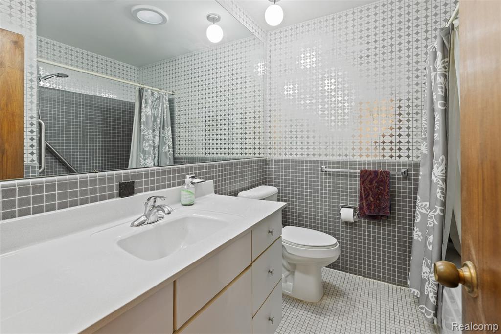 1512 Chateaufort Place, Detroit, MI 48207 — Photo 16