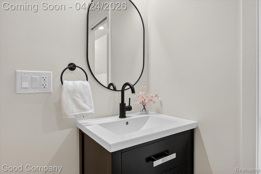 4336 Mandalay Avenue, Royal Oak, MI 48073 — Photo 35
