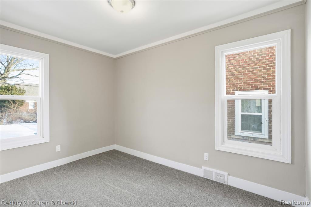 6640 Yinger Avenue, Dearborn, MI 48126 — Photo 16