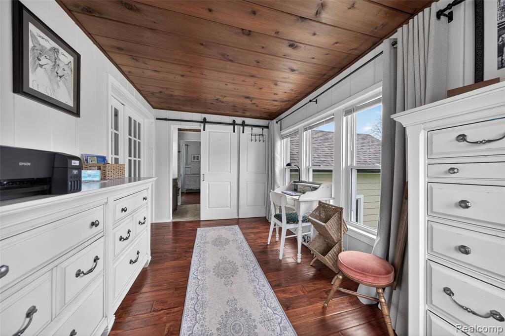 1430 Benvenue Street, Sylvan Lake, MI 48320 — Photo 24