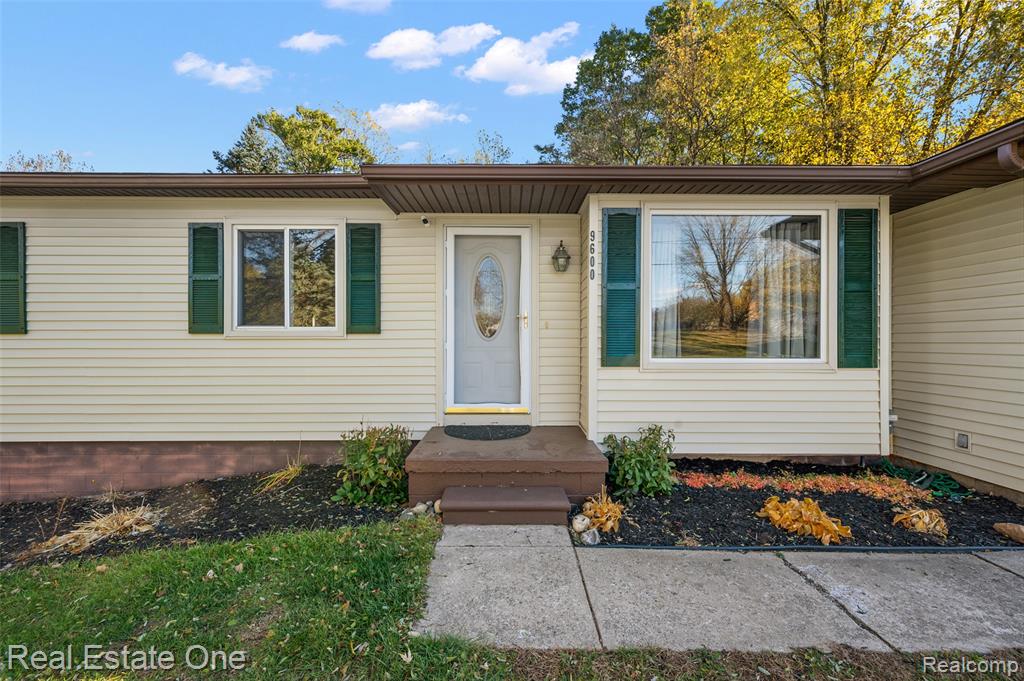 9600 Yale Avenue, Clarkston, MI 48348 — Photo 3