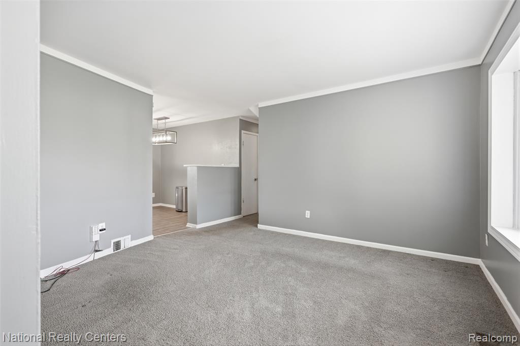 16021 Dugan Street, Roseville, MI 48066 — Photo 8